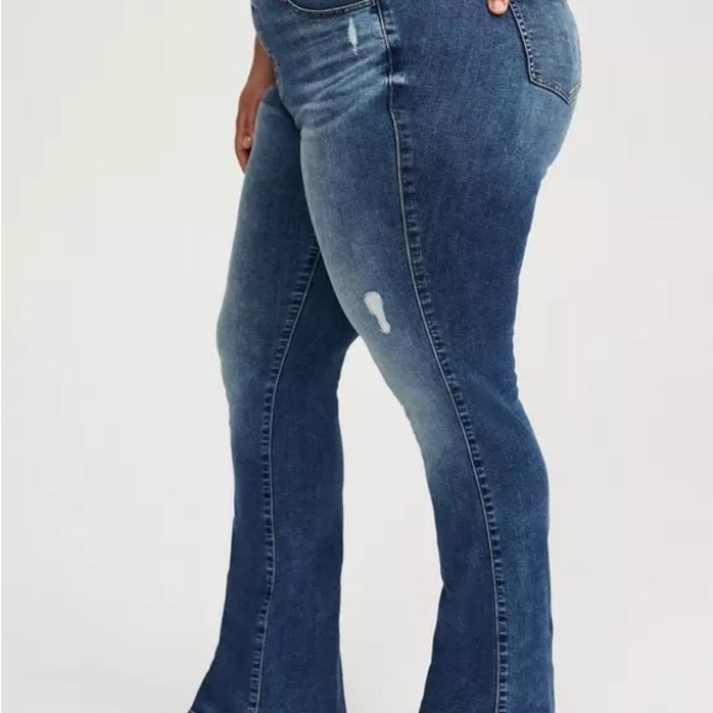 Torrid Super Soft Bootcut Mid-rise Jeans size 3